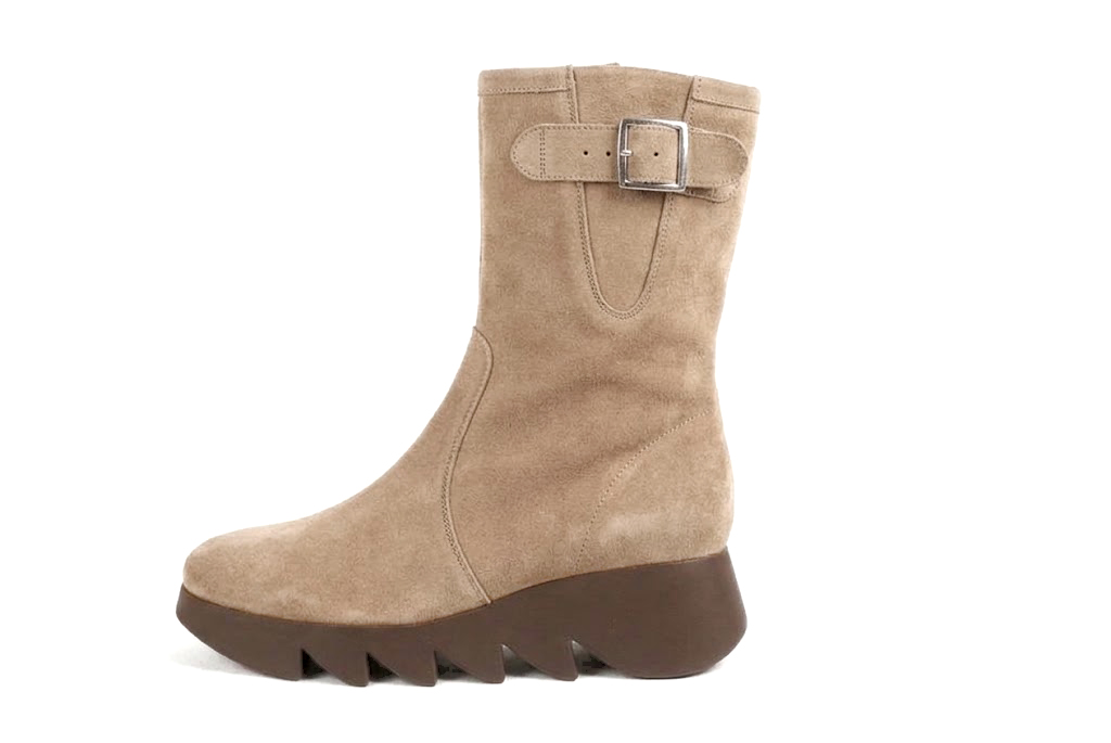 Classic leather ankle boots with a discreet inside zipper, designed for a seamless, elegant silhouette and effortless everyday wear, in sand leather with round toe and chunky rubber sculpted sole - Florence KOOIJMAN